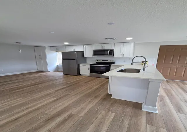 5th image of 300 Eron Wy #1, Winter Garden, FL 34787 | MLS# O6434883
