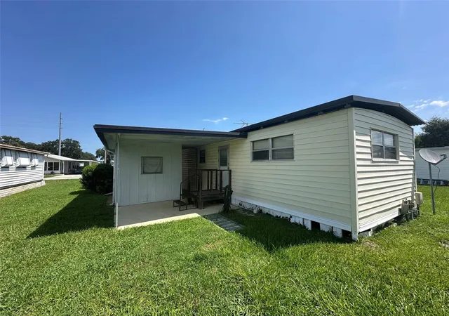 Photo 4 of Manufactured home for sale at 37528 Attica Ave, Zephyrhills, FL 33542 | MLS# TB8540446 | Listing updated on 2026-10-03