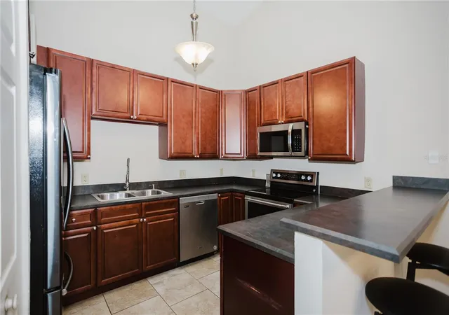 3rd image of 3915 Nw 7Th Pl, Gainesville, FL 32607 | MLS# GC542866
