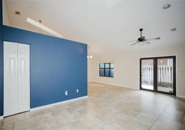 4th image of 3915 Nw 7Th Pl, Gainesville, FL 32607 | MLS# GC542866