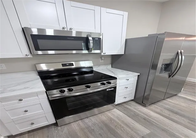 Photo 3 of Single family home for sale at 927 Lakewood Ave, Tampa, FL 33613 | MLS# TB8540459 | Listing updated on 2026-09-30