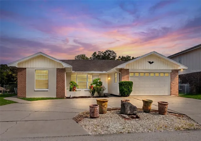 2nd image of 10 Felicia Ct, Palm Coast, FL 32137 | MLS# FC320812