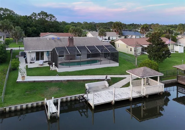 4th image of 10 Felicia Ct, Palm Coast, FL 32137 | MLS# FC320812
