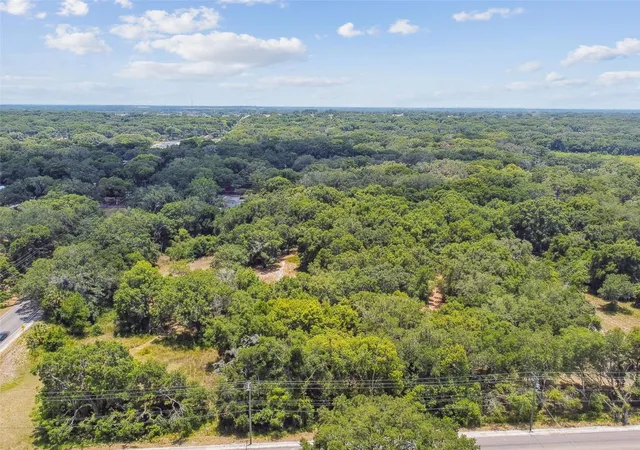 3rd image of 10413 Main St, Thonotosassa, FL 33592 | MLS# TB8540472