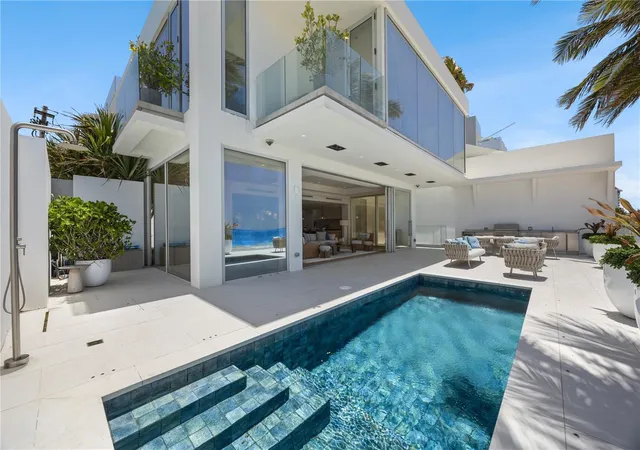 Photo 2 of Sale Pending at 2 Vendig St, San Juan, PR 00907 | MLS# PR9123540 | Listing updated on 2026-09-03