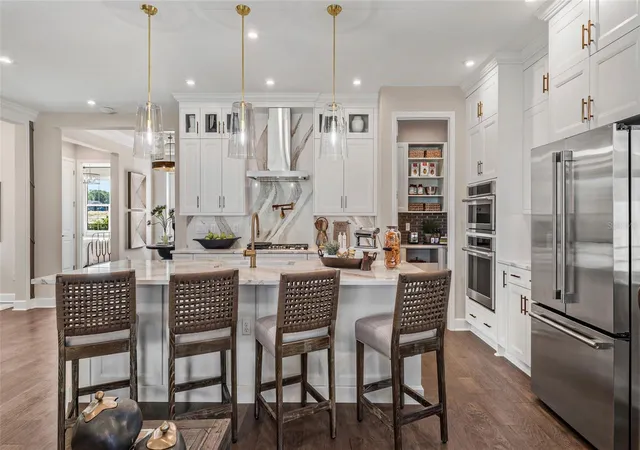 Photo 3 of Single family home for sale at 533 Hammock Oaks Blvd, Lady Lake, FL 32159 | MLS# W7888744 | Listing updated on 2026-08-25
