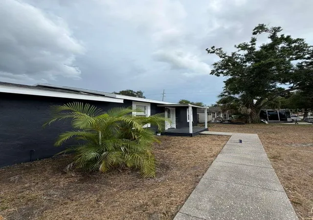 Photo 2 of Single family home for sale at 6712 S Gabrielle St, Tampa, FL 33611 | MLS# TB8540550 | Listing updated on 2026-08-27