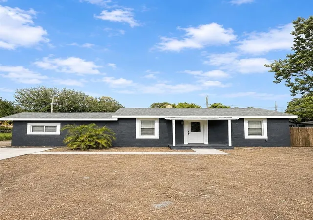 Photo 3 of Single family home for sale at 6712 S Gabrielle St, Tampa, FL 33611 | MLS# TB8540550 | Listing updated on 2026-08-27