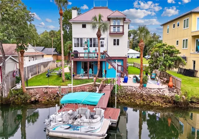 1st image of 1424 Se 5th Ave, Crystal River, FL 34429 | MLS# OM730722