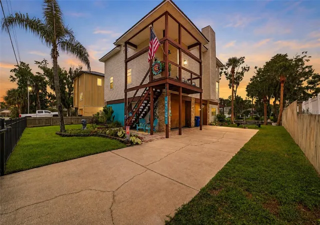 2nd image of 1424 Se 5th Ave, Crystal River, FL 34429 | MLS# OM730722