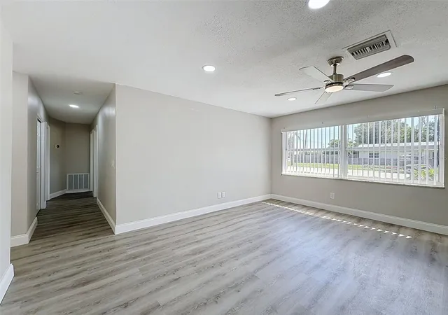 4th image of 14998 Mockingbird Ln, Clearwater, FL 33760 | MLS# W7888749