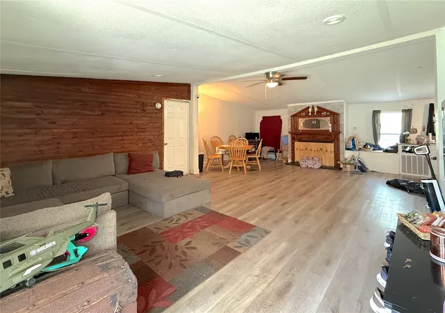 3rd image of 42135 Pine Valley Dr, Paisley, FL 32767 | MLS# O6435038