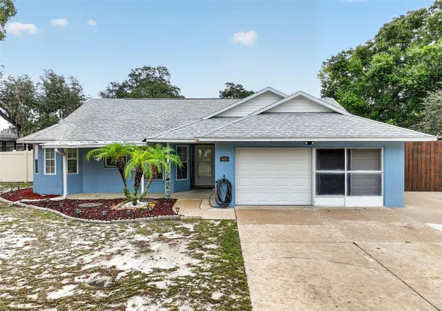 Photo 2 of Sale Pending at 606 Cricket Holw Ln, Eustis, FL 32726 | MLS# G5116678 | Listing updated on 2026-08-30