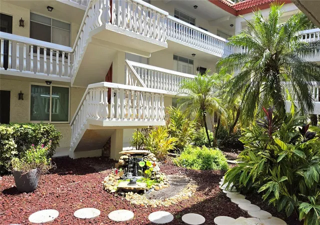 3rd image of 1001 Pearce Dr, Clearwater, FL 33764