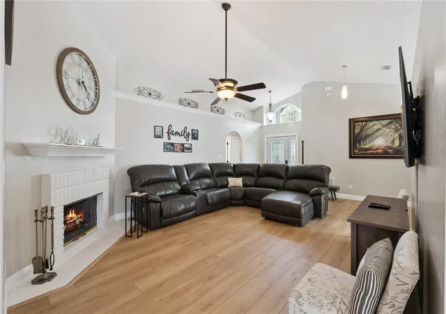 3rd image of 13221 Wild Duck Ct, Orlando, FL 32828 | MLS# O6435063