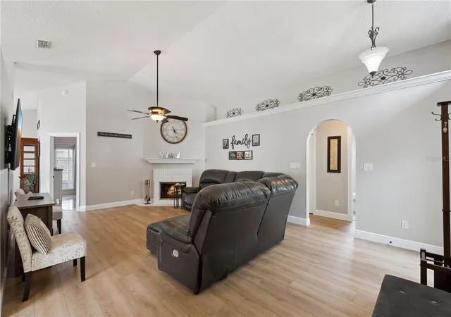 4th image of 13221 Wild Duck Ct, Orlando, FL 32828 | MLS# O6435063
