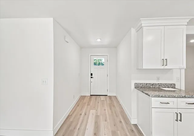 Photo 5 of Single family home for sale at 829 N Clermont Ave, Fort Meade, FL 33841 | MLS# TB8540634 | Listing updated on 2026-09-03