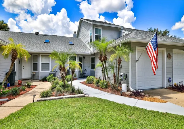 Photo 2 of Townhouse for sale at 932 Meadow View Dr #C, Port Orange, FL 32127 | MLS# V4950836 | Listing updated on 2026-08-30