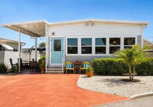 1st image of 6621 Marina Dr, Bradenton, FL 34207 | MLS# A4703517