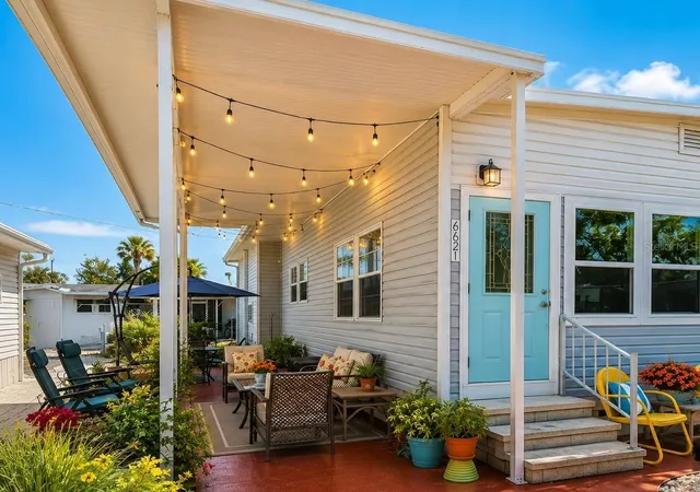 2nd image of 6621 Marina Dr, Bradenton, FL 34207 | MLS# A4703517