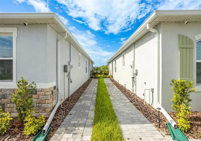 3rd image of 18052 Cropside Trl, Bradenton, FL 34211 | MLS# TB8540678