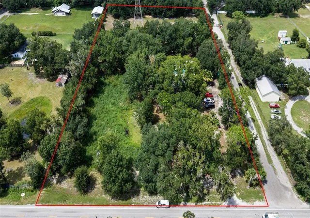 Photo 2 of Single family home for sale at 7402 W Knights Griffin Rd, Plant City, FL 33565 | MLS# G5116905 | Listing updated on 2026-08-31