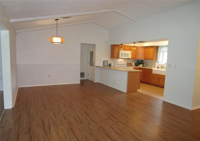Photo 5 of Single family home for sale at 7401 Galloway Rd, Weeki Wachee, FL 34613 | MLS# W7888940 | Listing updated on 2026-08-31