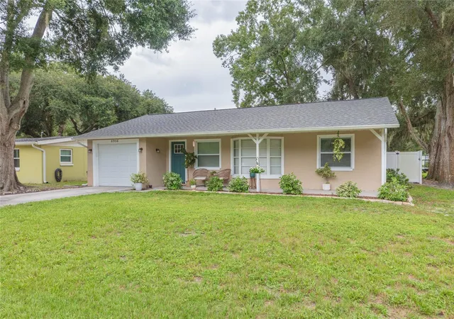 Photo 3 of Single family home for sale at 6936 Coleus Ct, New Port Richey, FL 34653 | MLS# TB8542935 | Listing updated on 2026-08-31