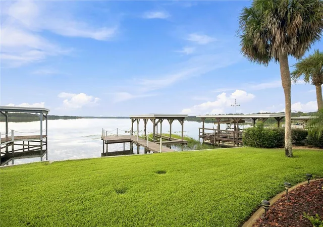 Photo 2 of Manufactured home for sale at 15 Sunrise Trl, Fruitland Park, FL 34731 | MLS# OM731275 | Listing updated on 2026-08-31