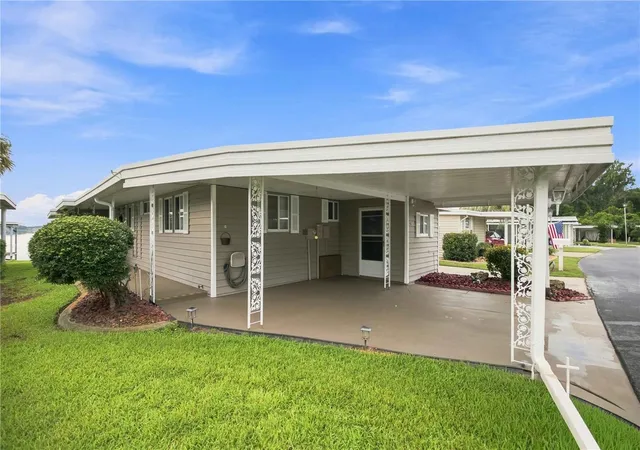 Photo 3 of Manufactured home for sale at 15 Sunrise Trl, Fruitland Park, FL 34731 | MLS# OM731275 | Listing updated on 2026-08-31