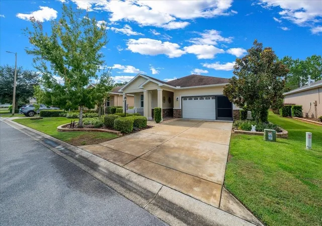 Photo 4 of Sale Pending at 9642 Sw 95Th Loop, Ocala, FL 34481 | MLS# OM731316 | Listing updated on 2026-09-07