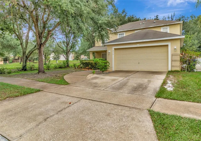 Photo 2 of Single family home for sale at 216 Tres Reyes Ln, Groveland, FL 34736 | MLS# G5117122 | Listing updated on 2026-08-31