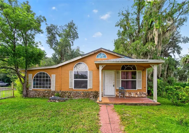 Photo 1 of Single family home for sale at 1301 W 11th St, Sanford, FL 32771 | MLS# O6437728 | Listing updated on 2026-08-31