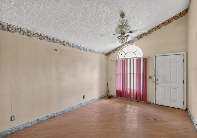 Photo 2 of Single family home for sale at 1301 W 11Th St, Sanford, FL 32771 | MLS# O6437728 | Listing updated on 2026-08-31