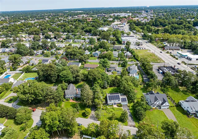 3rd image of 220 Windsor Ave, Islip, NY 11718 | MLS# 999271