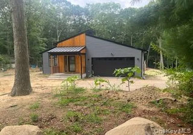 2nd image of 17 Bittersweet Ave, Southampton, NY 11946 | MLS# 1030841