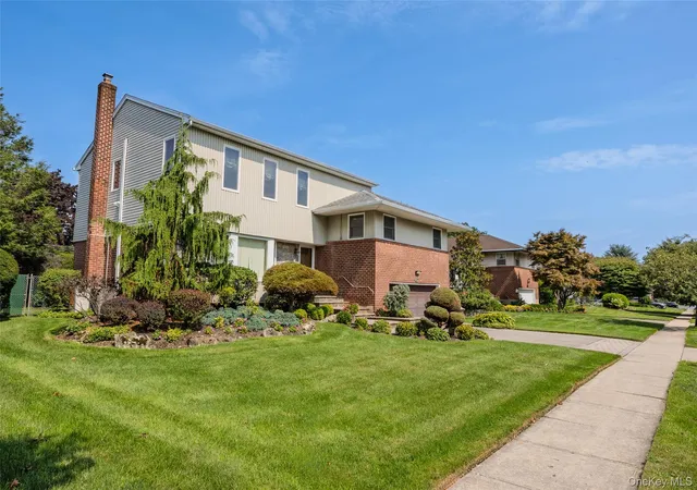 2nd image of 16 Winthrop Rd, Oyster Bay, NY 11803 | MLS# 1036611