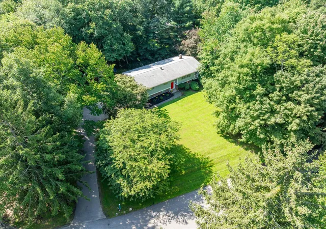 Photo 3 of Sale Pending at 119 Bonnie Brae Ct, Somers, NY 10527 | MLS# 1039317 | Listing updated on 2026-09-04