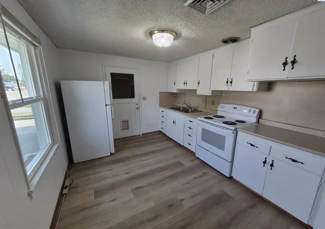 2nd image of 632 S Everett St, Kennewick, WA 99336 | MLS# 295685