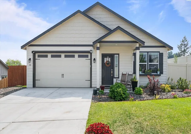 1st image of 831 Annajean Ave, Benton City, WA 99320 | MLS# 295393