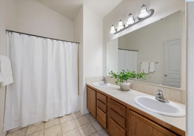 3rd image of 3001 S Highlands Blvd, West Richland, WA 99353 | MLS# 295410