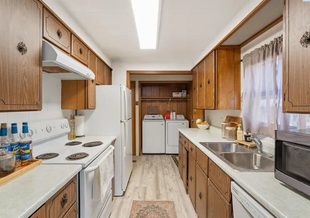 Photo 2 of Manufactured home for sale at 924 Market St, Prosser, WA 99350 | MLS# 295437 | Listing updated on 2026-09-12