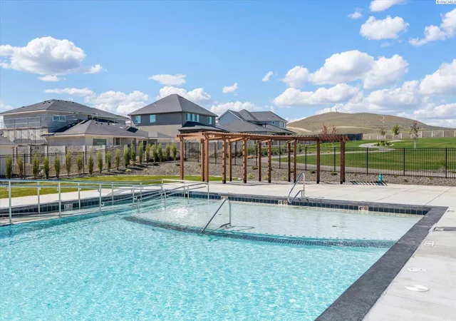 43rd image of 2385 Waterhill Ave, Richland, WA 99352 | MLS# 294600