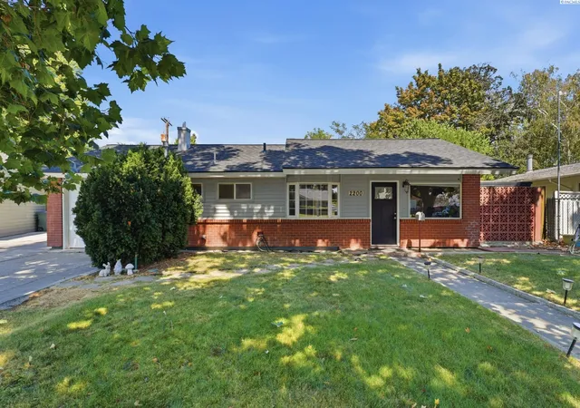 2nd image of 2200 Dover Street, Richland, WA 99352 | MLS# 293835