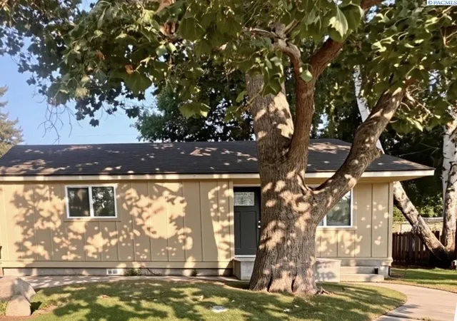 1st image of 808 Winslow, Richland, WA 99352 | MLS# 295413