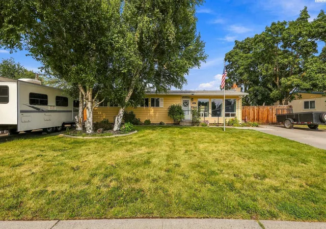 2nd image of 801 Birch Ave, Richland, WA 99352 | MLS# 295389