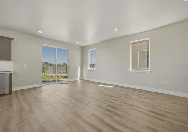 4th image of 205 Victoria Street, Sunnyside, WA 98944 | MLS# 295450