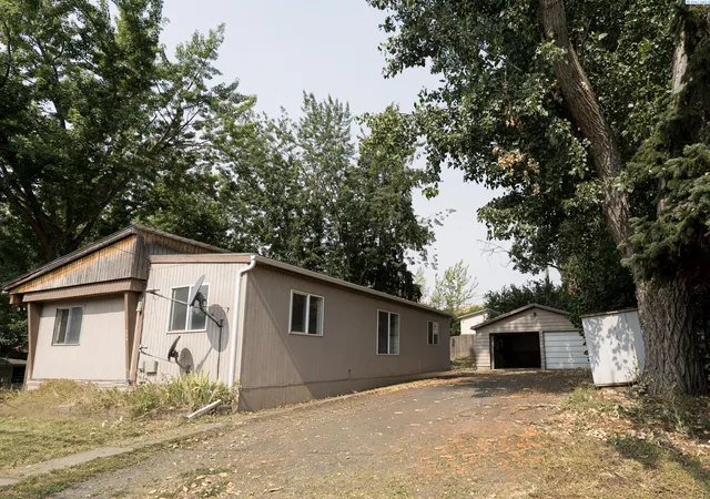 2nd image of 305 N G Street, Albion, WA 99102 | MLS# 295479