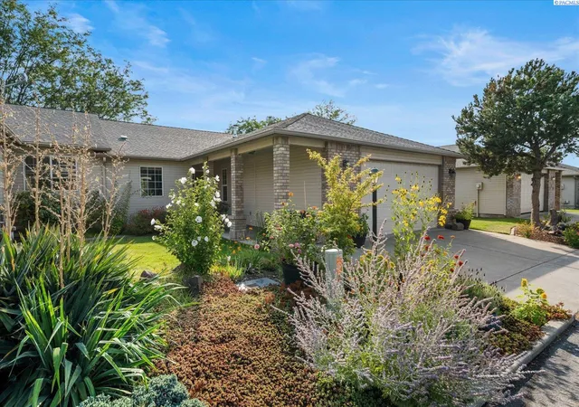 1st image of 105 Innisbrook Ln, Pasco, WA 99301 | MLS# 295657
