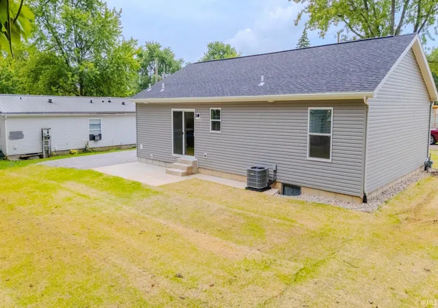 Photo 2 of Manufactured home for sale at 1575 Hawthorne St, Wabash, IN 46992 | MLS# 202632176 | Listing updated on 2026-09-08